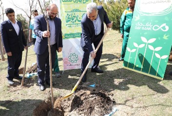 ۱۰۰۰ نهال همدلی بانک دی کاشته شد