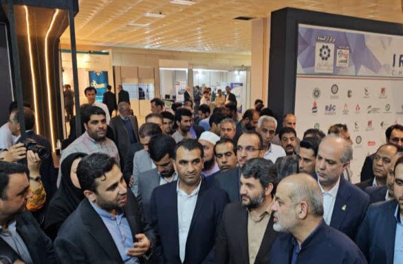 بازدید وزیر کشور از غرفه شرکت نفت سپاهان در نمایشگاه چابهار
