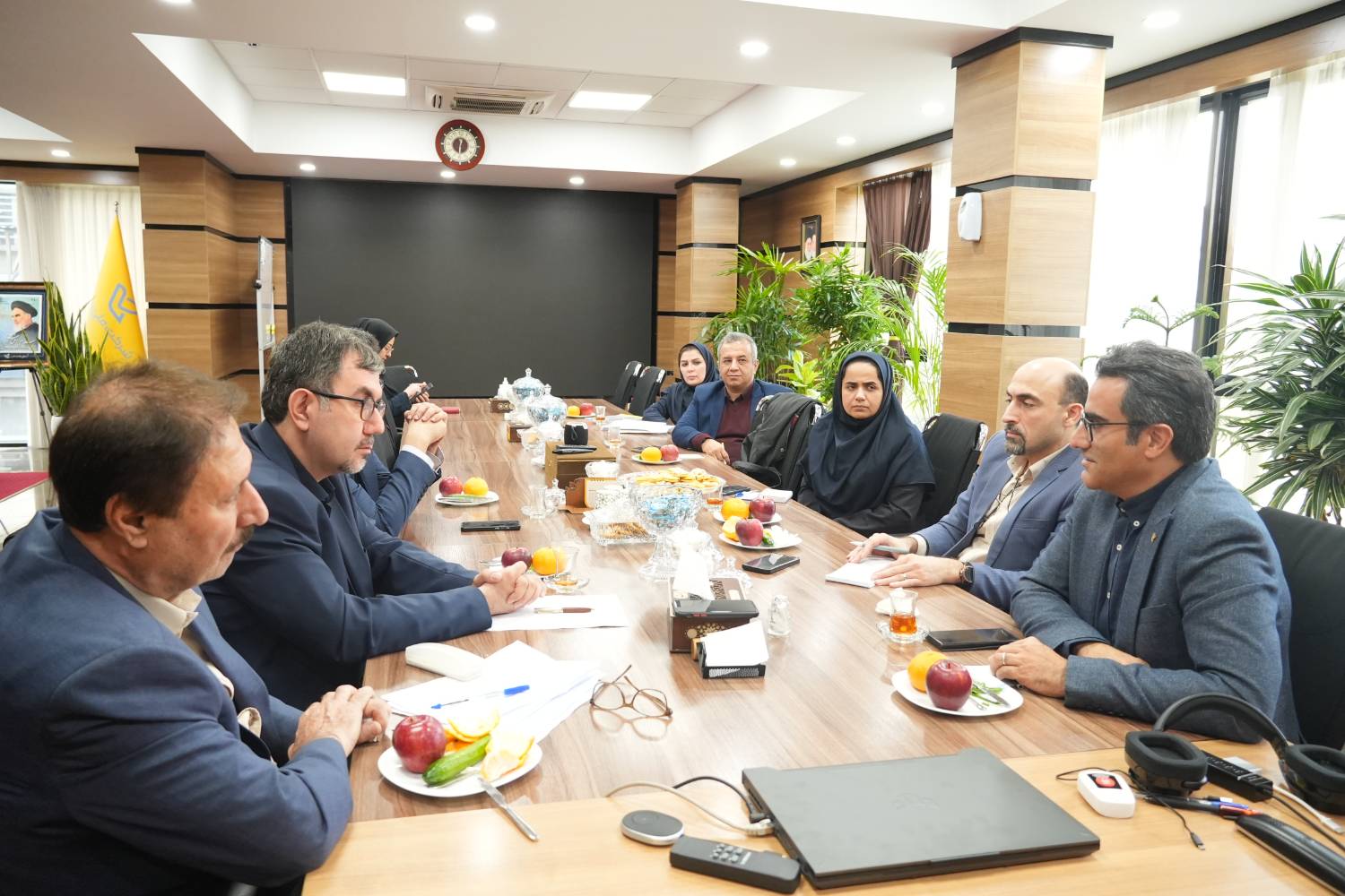 شناسایی بازار و زیست بوم صنعت پست با همکاری دانشگاه تهران 