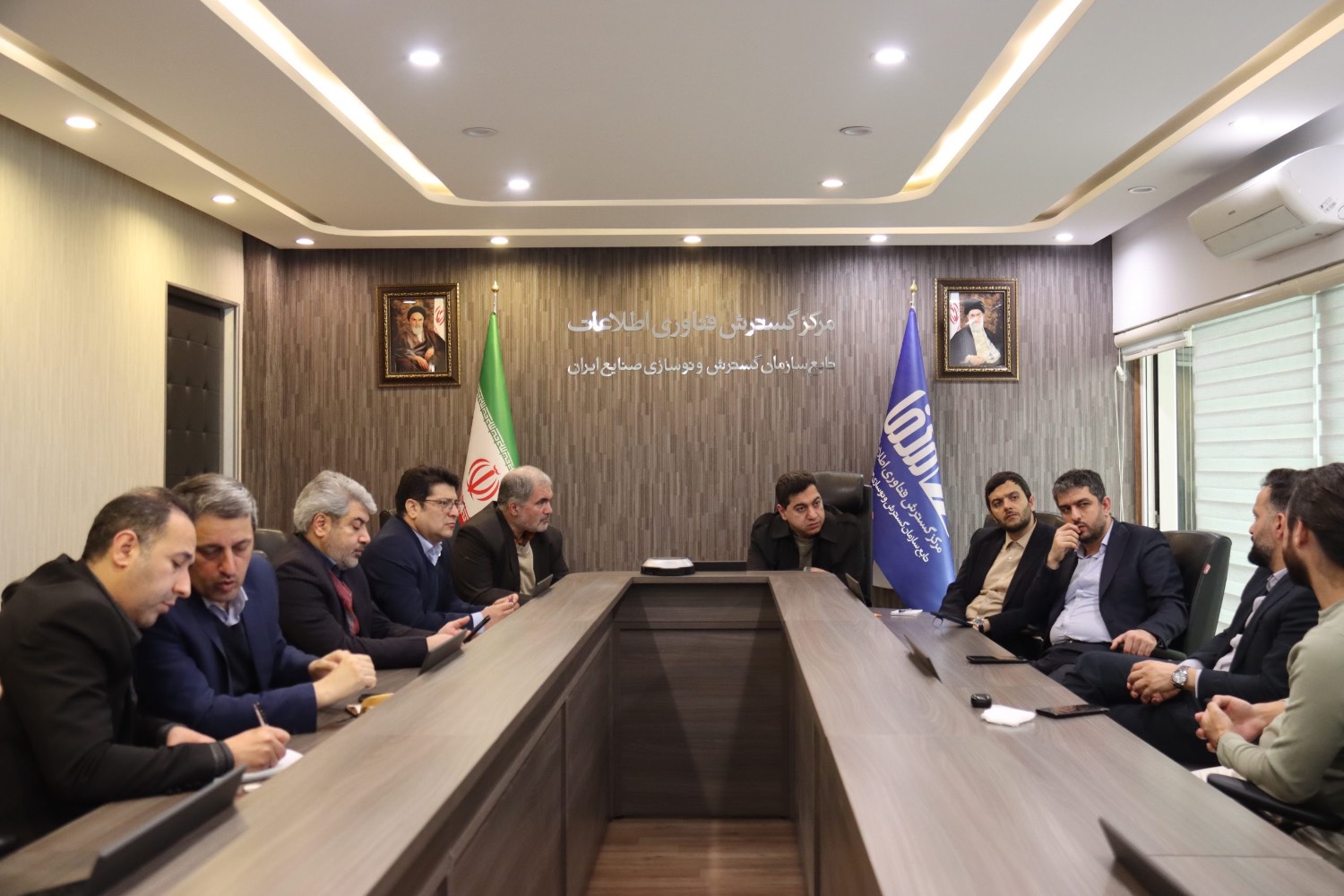 طرح های هوشمندسازی گامی مؤثر در توسعه فناوری و افزایش رقابتپذیری ملی