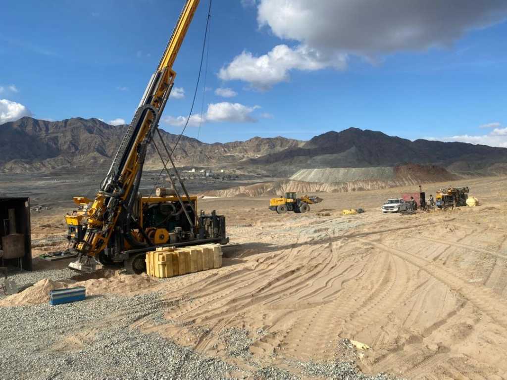 یاقوتی در دل «ومعادن» / حضور فعالانه یاقوت توسعه معادن و فلزات خاورمیانه در پروژههای حفاری اکتشافی