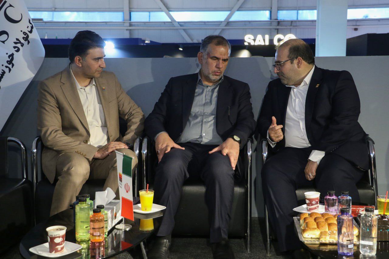 بازدید نماینده مردم اهواز، باوی، حمیدیه و کارون در مجلس شورای اسلامی از غرفه شرکت فولاد خوزستان در نمایشگاه ایران اکسپو