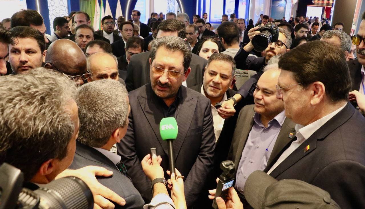 فولاد خوزستان فراتر از ظرفیت اسمی عمل کرده است/ کاهش یک میلیون تنی تولید فولاد خوزستان به دلیل محدودیت‌های برقی/ وزیر صمت از عملکرد فولاد خوزستان در شرایط سخت تقدیر کرد