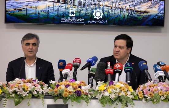 انتشار ۲۰۰ میلیون یورو اوراق مرابحه ارزی برای فولاد مبارکه کلید خورد/مدیرعامل بانک ملت: با تمام توان در خدمت افزایش تولید و اشتغال در کشور خواهیم بود