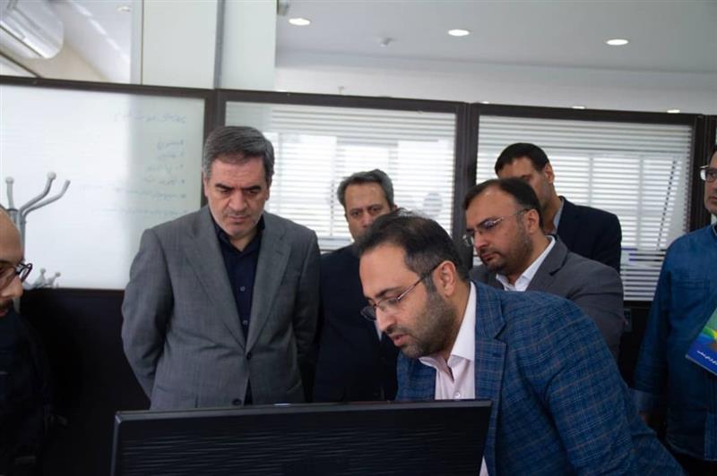 بازدید رئیس کل از شرکتهای فناور بیمه مرکزی