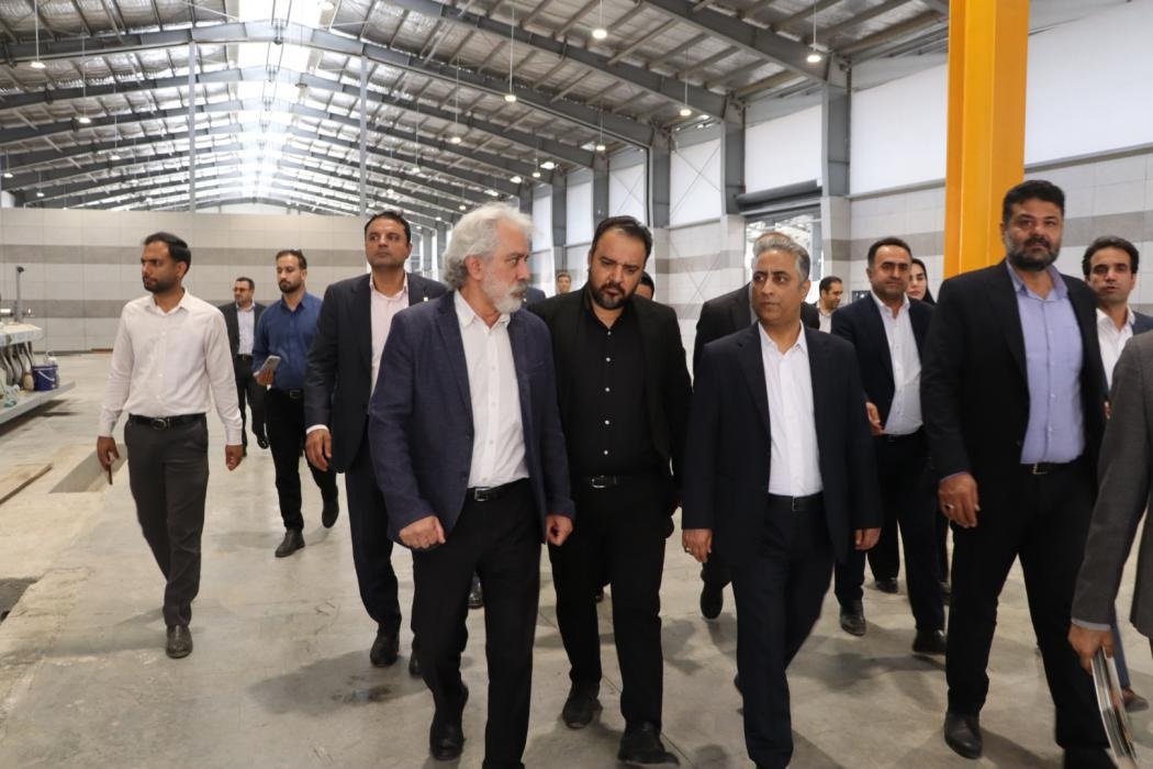 بازدید مدیرعامل بانک صنعت و معدن از “شرکت آفتاب پلاست البرز” در گرمسار