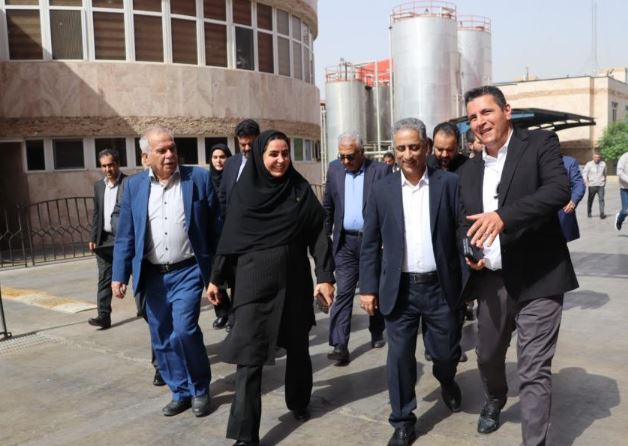بازدید مدیرعامل بانک صنعت و معدن از شرکت شکوفا بهداشت آرین (پرژک)