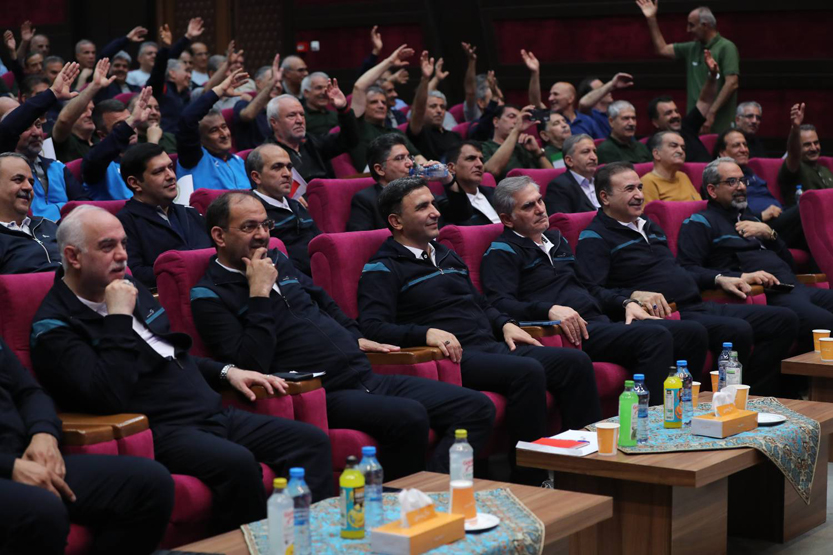 برگزاری افتتاحیه دومین دوره المپیاد ورزشی بازنشستگان بانک ملی ایران/ تاکید مدیران ارشد بانک بر ایجاد بسترهای مناسب برای گسترش ورزش و ایجاد سلامتی و بهبود معیشت کارکنان