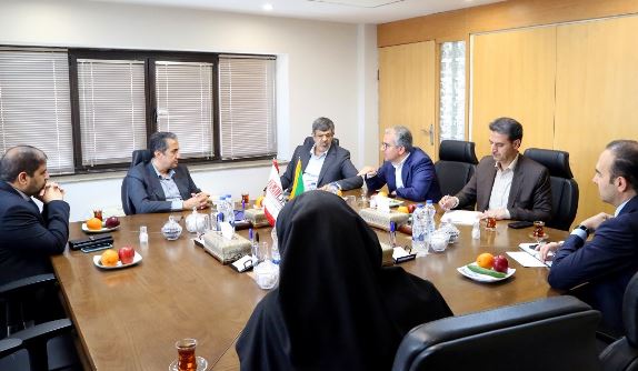 تاکید آقاجانلو بر اجرای خط انتقال آب خلیج فارس به استان یزد/ تقدیر استاندار از اقدامات توسعه ای ایمیدرو