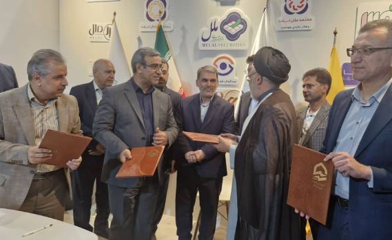 تفاهم‌نامه احداث ۵۰۰ مگاوات نیروگاه خورشیدی میان استانداری خراسان رضوی، موسسه اعتباری ملل و شرکت‌های برق خراسان امضا شد