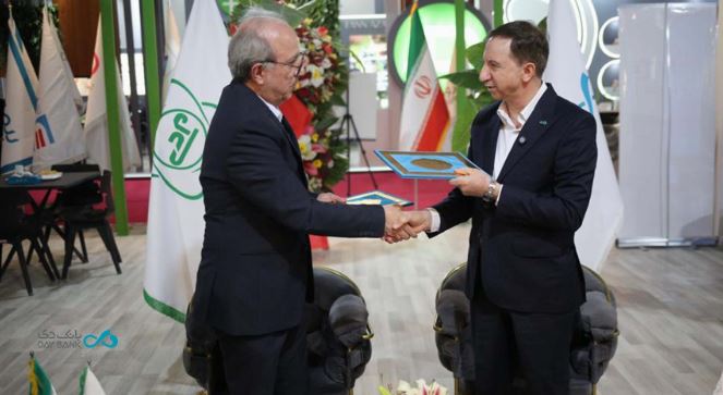 انعقاد تفاهمنامه همکاری میان بانک دی و شرکت درمانی متد
