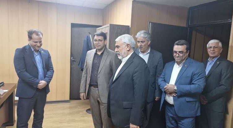 بازدید دکتر جوادی، مدیرعامل موسسه اعتباری ملل، از واحدهای خدمت رسان صف و ستاد