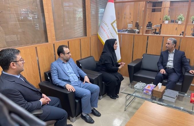 بازدید مدیرعامل بانک صنعت و معدن از شعبه بورس کالای ایران