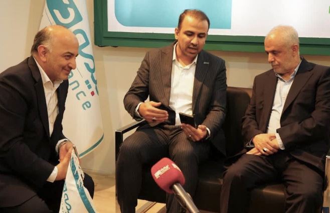 بازدید معاون رییس جمهور از غرفه بیمه دی/ اپلیکیشن «دی‌دار» برای عموم فراگیرتر شود