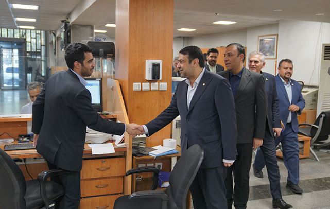 نجارزاده: استمرار خدمات بانکی و درگاه های غیرحضوری بانک ملی ایران در سراسر کشور