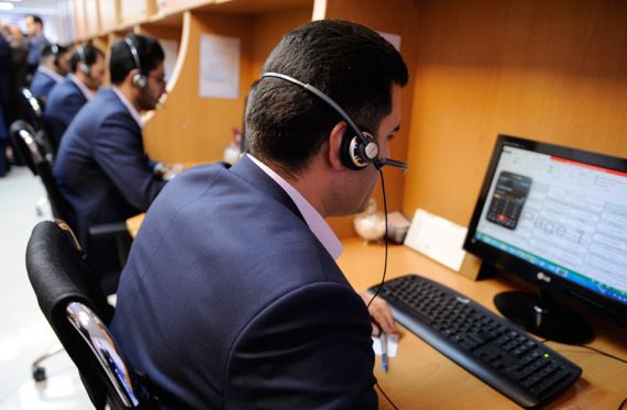 پاسخگویی مرکز ارتباط با مشتریان بانک ایران زمین در ایام جنگ تحمیلی به صورت شبانه روزی