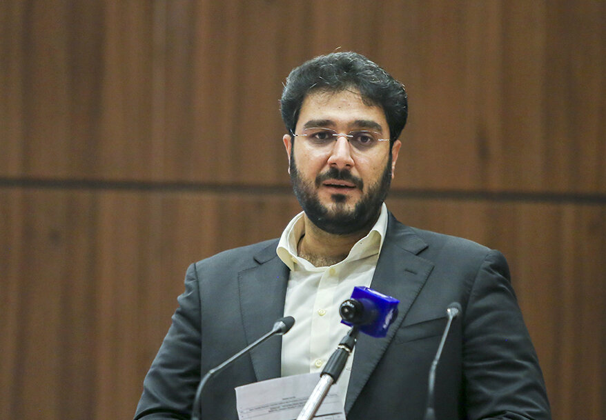 پاسداری از خون شهدا را در سنگر تولید ادامه می‌دهیم