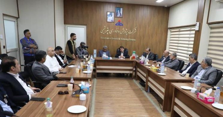 تأکید معاون وزیر نفت بر تقویت پیوند پژوهش و صنعت در بازدید از شرکت پژوهش و فناوری پتروشیمی مرکز ماهشهر
