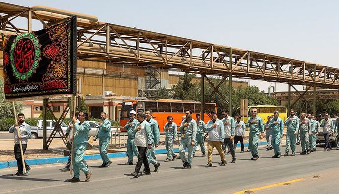 حضور پرشور کارکنان فولاد مبارکه در آیین سوگواری ایام محرم/ ندای «لبیک یا حسین» در بزرگترین مجتمع صنعتی کشور طنین‌انداز شد