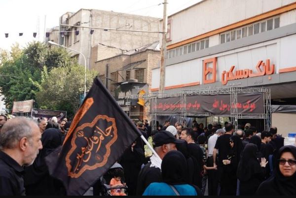 بانک مسکن میزبان جاماندگان اربعین حسینی(ع)/ حضور مدیرعامل بانک مسکن در کنار عاشقان اباعبدالله الحسین(ع)