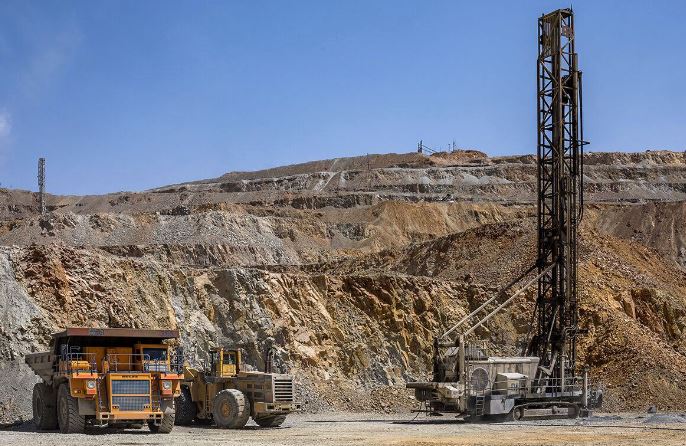 رشد ۴۰درصدی حفاری های اکتشافی ایمیدرو تا پایان تیر/ حفاری های اکتشافی این سازمان به ۲۳۵هزار متر رسید