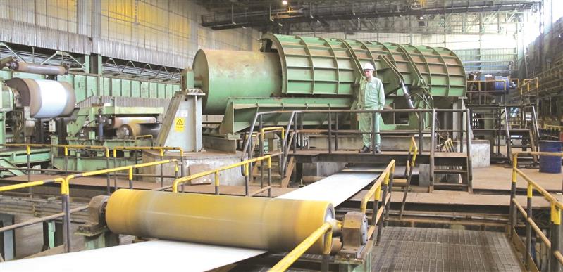 شکستهشدن رکورد بازده کمّی و کیفی محصول در خط تاندم مداوم فولاد مبارکه