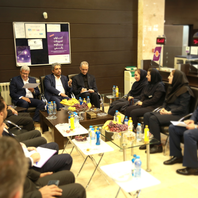 همه ما باید به اندازه سهم خود، در قبال تحقق برنامه‌های بانک مسئولیت پذیر باشیم