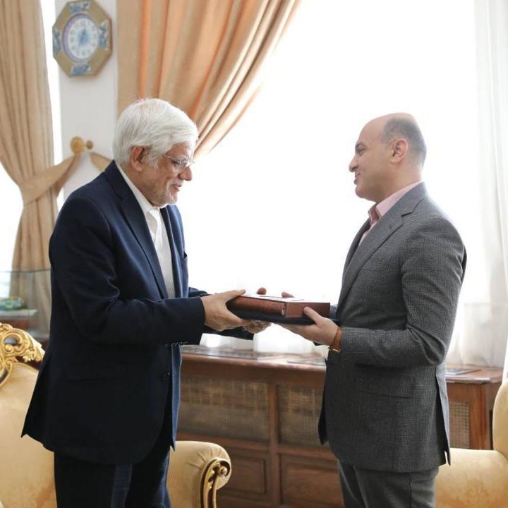 تقدیر معاون اول رئیسجمهور از مدیرعامل هلدینگ نفت و گاز پارسیان