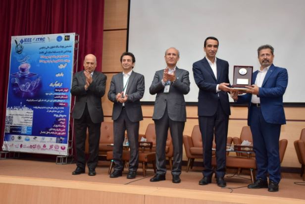 تقدیر دبیران ششمین رویداد سالانه فناوری مالی و دومین رویداد فین تک از مدیرعامل پست بانک ایران 