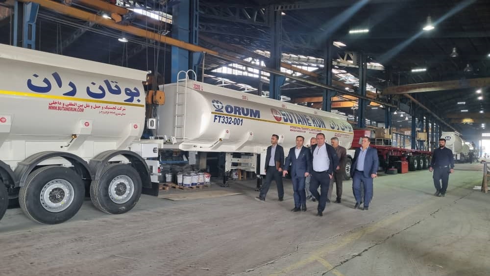 بازدید مدیر استانی بانک صنعت و معدن از مجتمع اروم صنعت سامان؛ تأکید بر حمایت از قطب تریلرسازی کشور