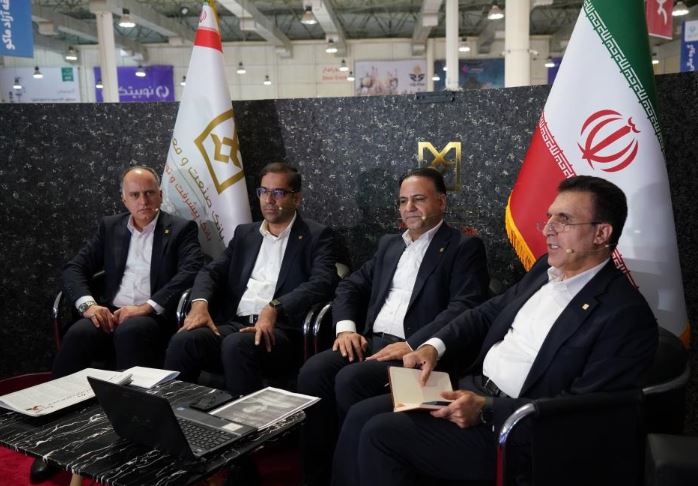 بررسی چالشهای پیشروی شعب در ارائه خدمات بانکی، اعتباری و وصول مطالبات