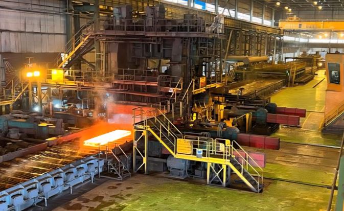 فولاد اکسین ۱۴۰۴ : مصمم برای دستیابی به دستاوردهای پایدار با تکیه بر همدلی و همکاری سازمانی