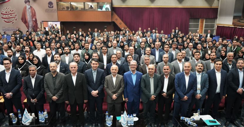 نقش شبکه فروش در توسعه فرهنگ بیمه بیبدیل است / ۵۳ همت فروش؛ بیمه دی در مسیر افتخار