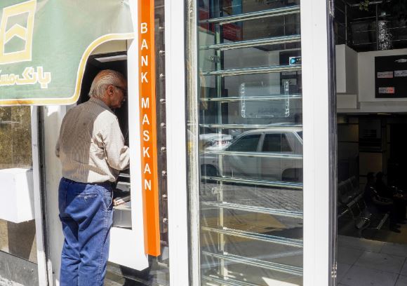 پایداری ارائه خدمات الکترونیک بانک مسکن در مهرماه / عملکرد فراتر از اهداف استانهای «خوزستان»، «کرمان» و «گیلان» در بهبود شاخصهای مالی بانکداری الکترونیک