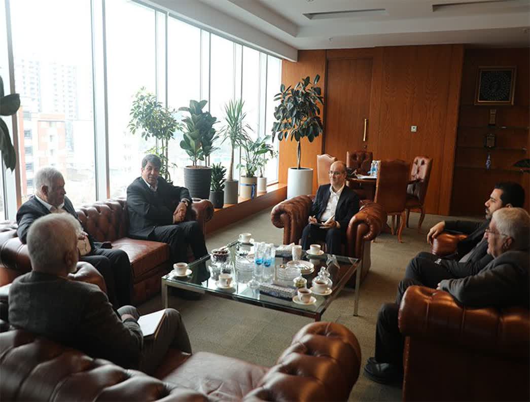 نشست راهبردی مدیریت جدید موسسه اعتباری ملل با استاندار و نماینده مجلس استان کرمان، با هدف توسعه فعالیت های اقتصادی