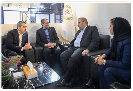 امضای تفاهمنامه با شرکتهای ” طلای سیاه“ و ” پتروشیمی خلیج فارس“ / از سکوی «ملیکراد» در حاشیه نمایشگاه پتروکم رونمایی شد