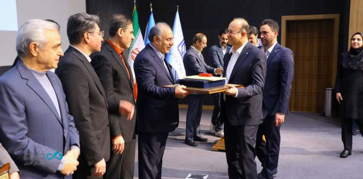 تجلیل از ۶ رئیس شعبه برتر بانک دی از سوی بانک مرکزی