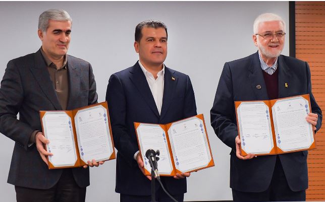 نقش‌آفرینی بانک پاسارگاد در توسعه زنجیره ارزش صنعت پرورش ماهی در قفس با امضای تفاهم‌نامه سه‌جانبه ملی