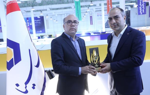 پایان هفتمین نمایشگاه نفت و گاز و پتروشیمی با اهدای تندیس به بانک سینا