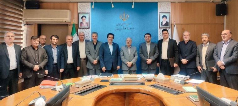 ارائه گزارش عملکرد و برنامه‌های تحول بانک سرمایه در دیدار سرپرست مدیریت‌عامل و اعضای هیأت‌مدیره با وزیر آموزش‌وپرورش