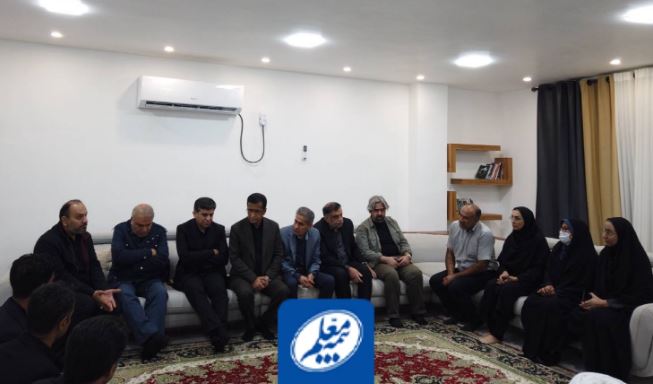 دیدار مدیرعامل بیمه معلم با خانواده شهدای دانشآموز در میناب