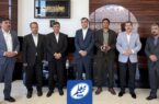 تجلیل از پدر دو دانشآموز شهید میناب در دیدار با رئیسکل بیمه مرکزی به دعوت بیمه معلم تجلیل از پدر دو دانشآموز شهید میناب در دیدار با رئیسکل بیمه مرکزی به دعوت بیمه معلم