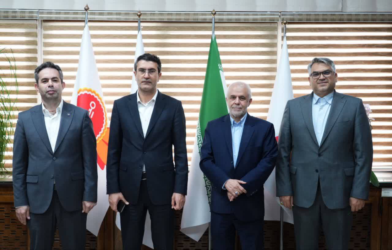 تقویت همکاری‌های بانک سینا و گروه صنعتی مینو در مسیر حمایت از تولید