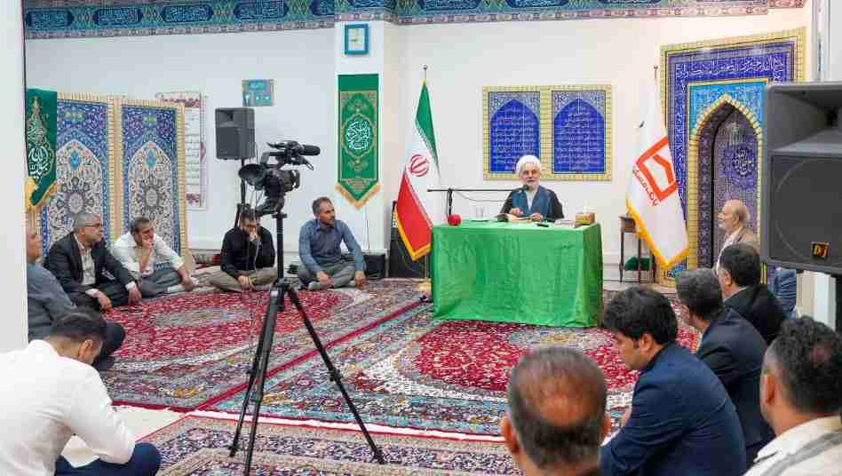 اسلام، کامل‌ترین آیین الهی و مسیر رستگاری بشریت/ برگزاری جلسه در محضر قرآن در بانک مسکن