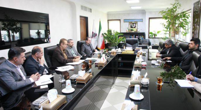نشست مشترک عضو کمیسیون عمران مجلس و سرپرست ایزیپو برای رفع موانع زیرساختی شهرکهای صنعتی