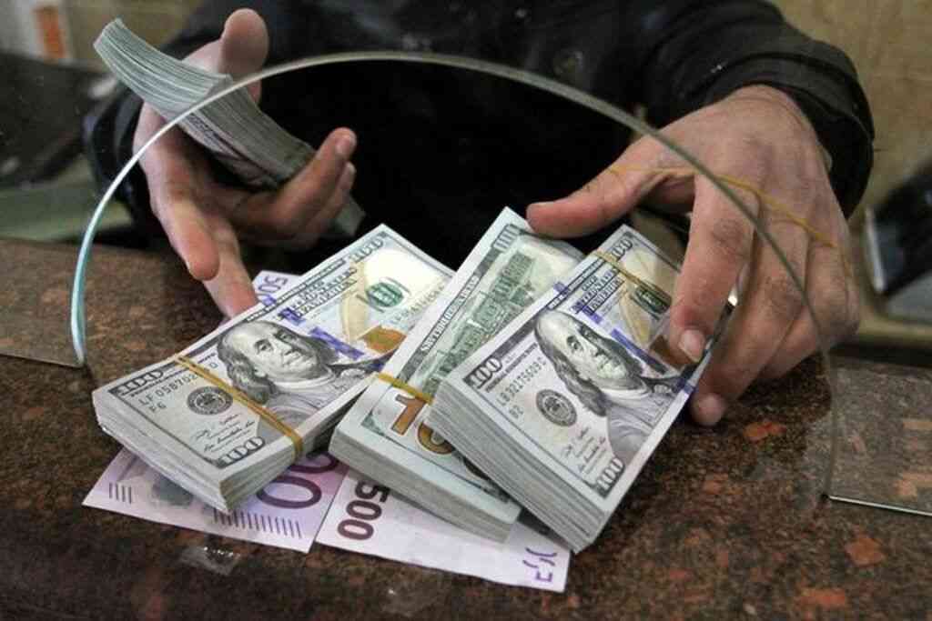 گسترش خدمات ارزی پستبانک ایران؛ با آغاز خرید و فروش ارز اسکناس در شعب و باجههای بانکی روستایی منتخب