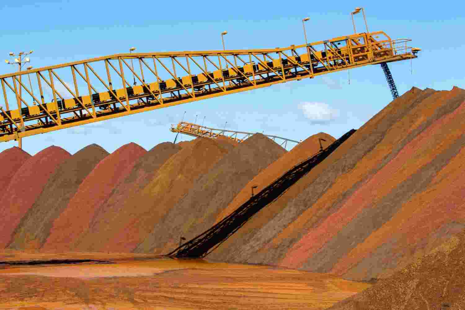 استفاده از شاخص قیمت سنگآهن مبتنی بر یوان به جای شاخصهای دلاری